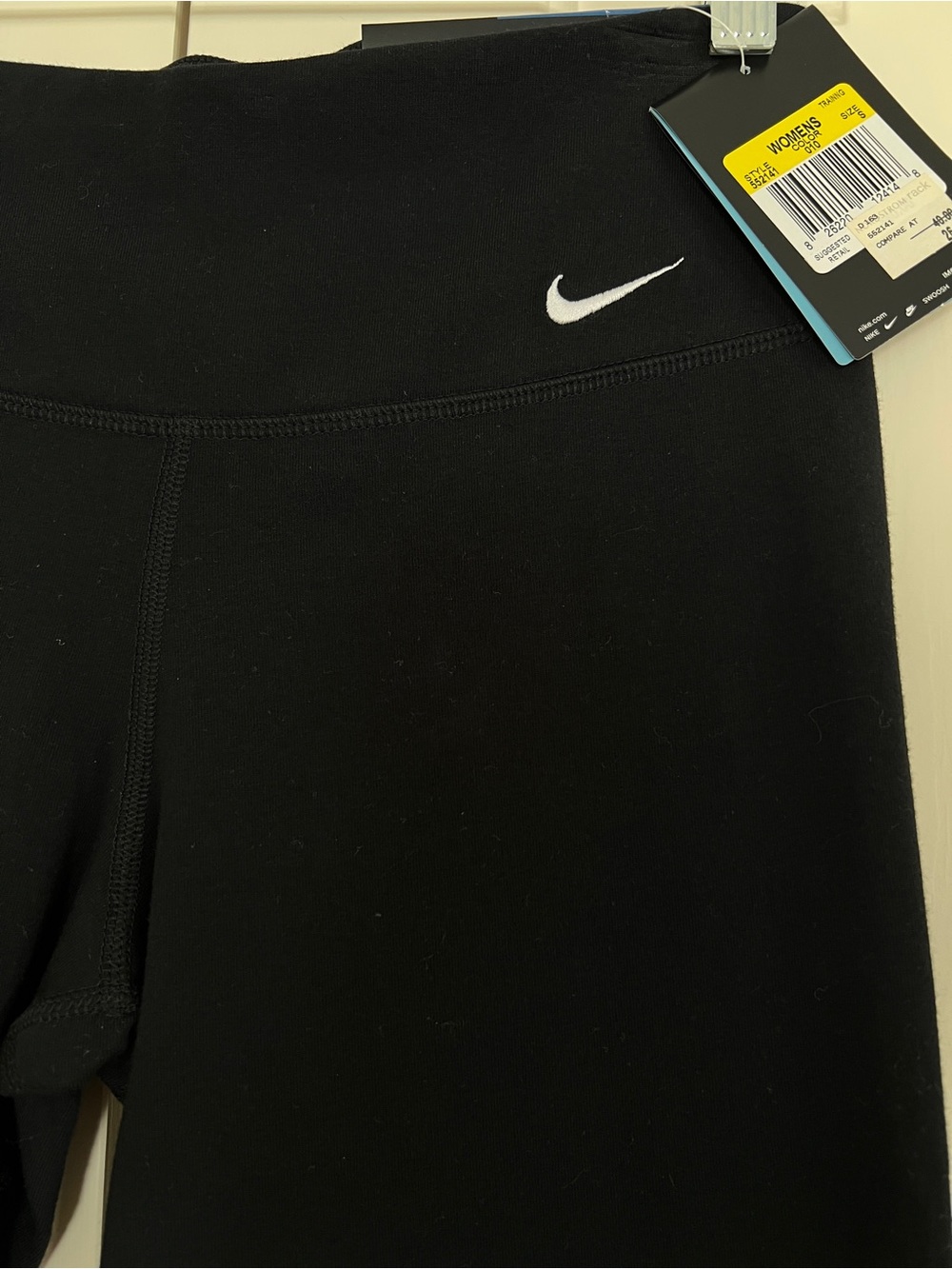 Nike Dri Fit Black 3/4 Performance leggings Tights Size Small - Picture 7 of 9